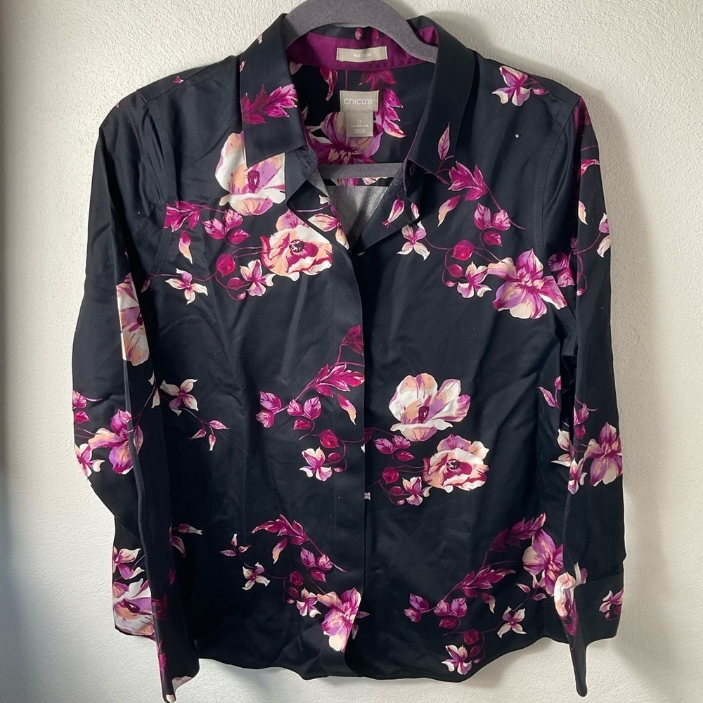 Chico’s No Iron Black Floral Blouse Sz 0 (S)